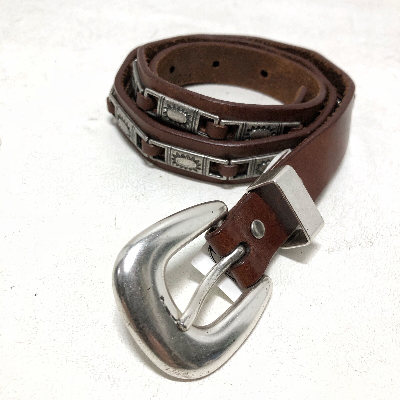 Fossil Leather Concho Belt Brown Silver Medallions Sz S Length 33”, Waist 26-30
