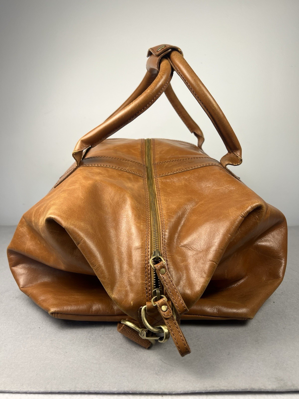 Rawlings Genuine Brown Leather Duffle Bag Shoulder Strap Inner Pockets READ
