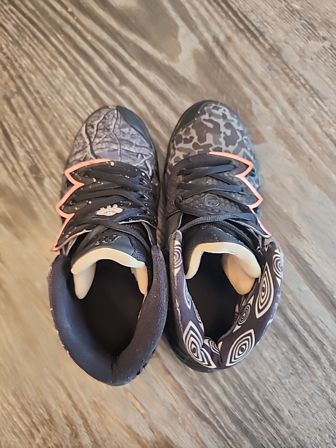Size 5y – Nike Kyrbrid 2 What The Black Basketball Sneaker (CQ9323-001)