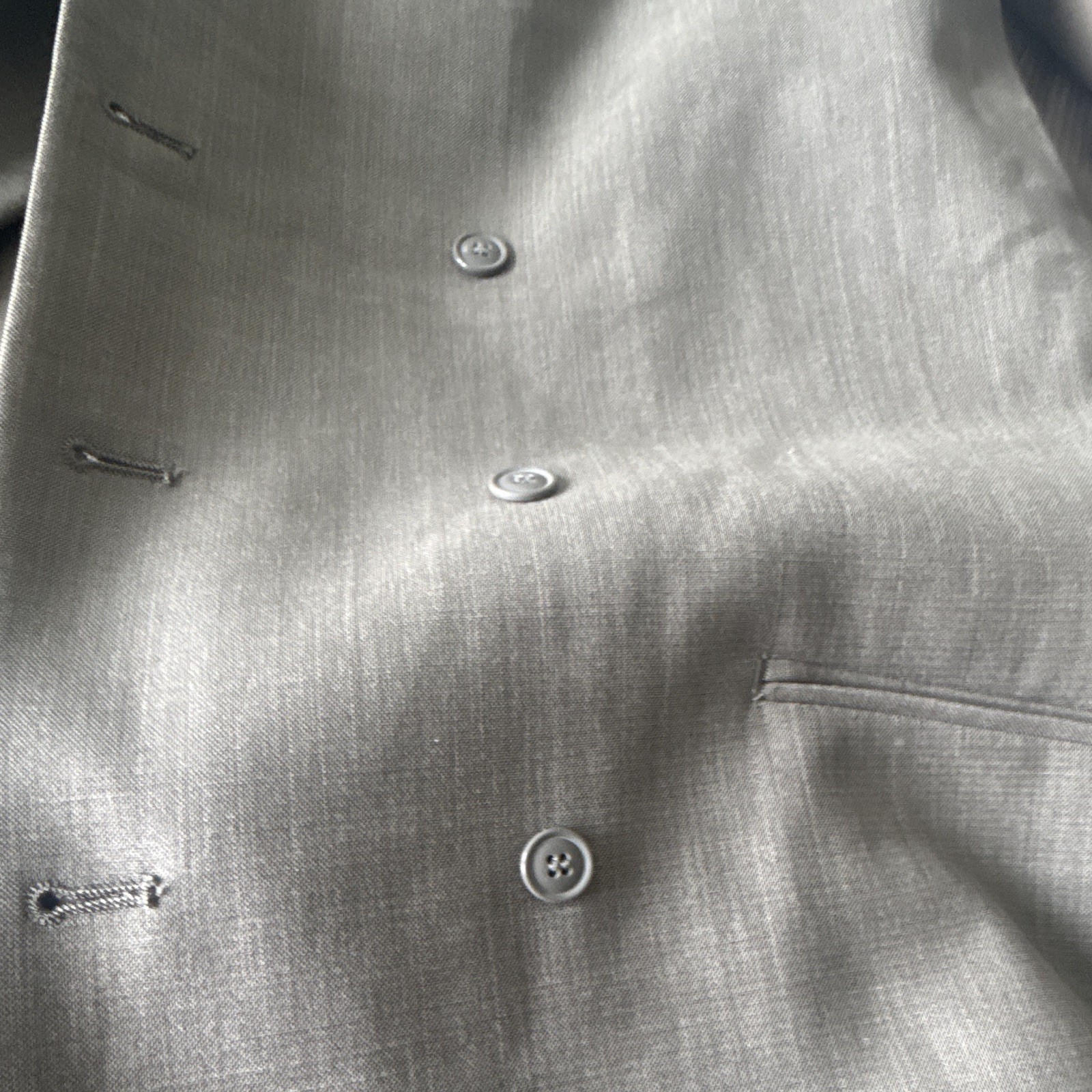 Giorgio Ferraro 2-Piece Gray Herringbone Suit 42R 36W Regular Fit