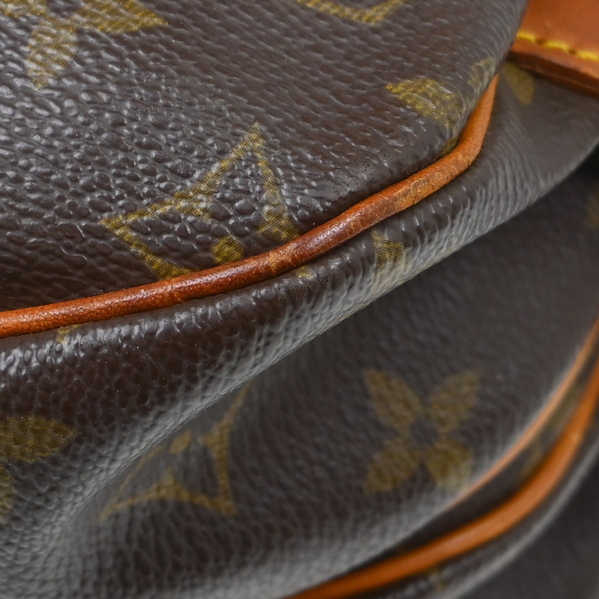 Best05 LOUIS VUITTON MONOGRAM SAUMUR 30 MESSENGER BAG M42256 AR1902 YQ08819