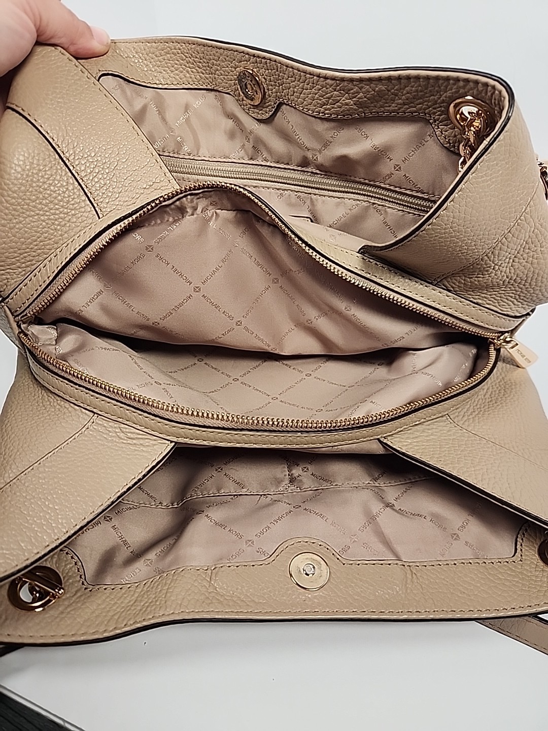 Michael Kors Jet Set Large Chain Shoulder Bag Bisque Pebbled Leather 35T9GTTE7L