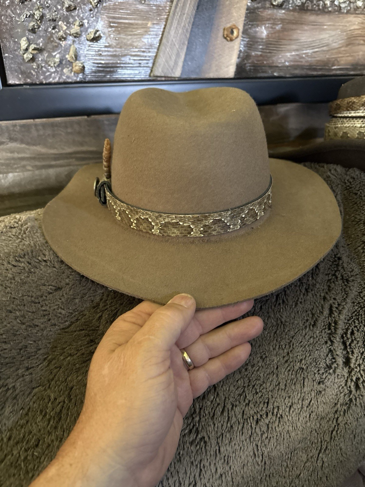 Rattlesnake Hat Band With Rattle 7/8” Wide.