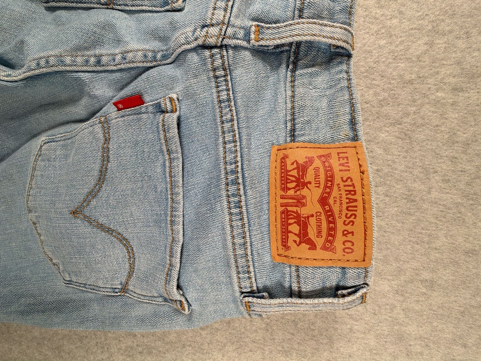 Levi’s 721 High Rise Skinny Ankle Jeans Size 26