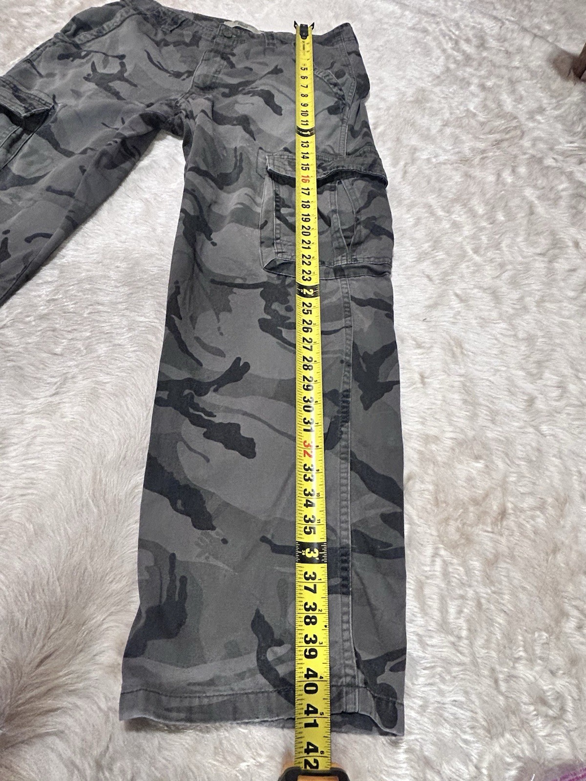 Wrangler Cargo Camo Distressed