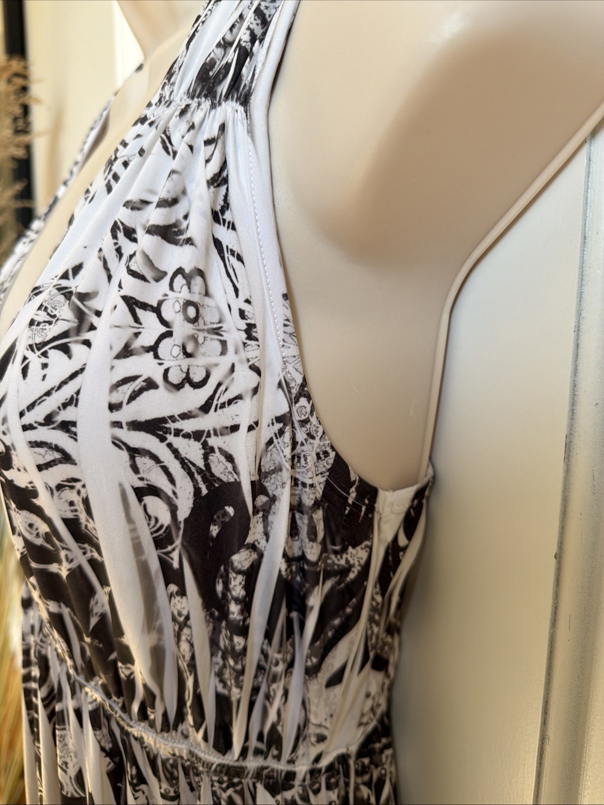 Oneworld Maxi Dress Size M Stretch Silky Jersey VNeck Empire Waist Black Floral