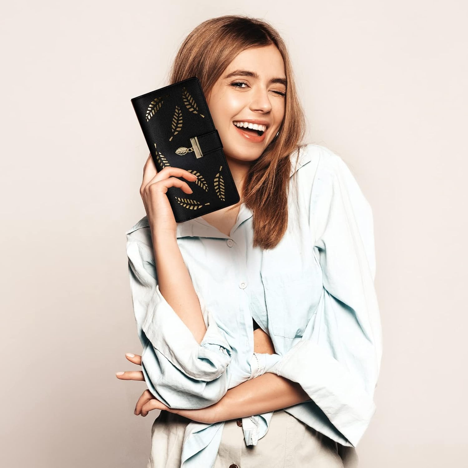 Elegant Black Leather Bifold Wallet for Women – Cute & Stylish Clutch Purse