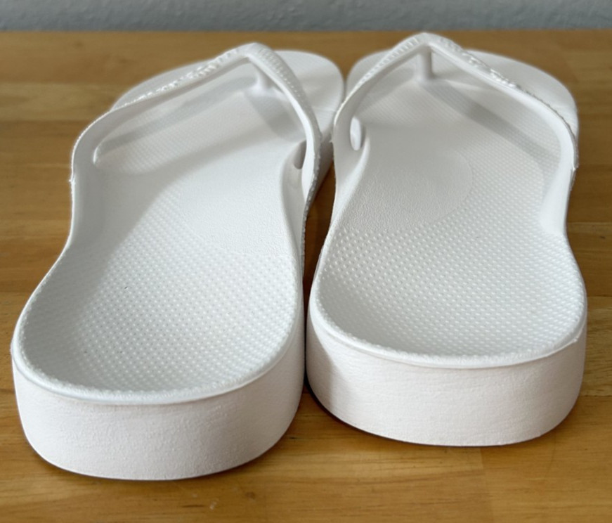 Archies Flip Flops Womens 7 Men 6 White Arch Support Thong Sandals Casual Shoes