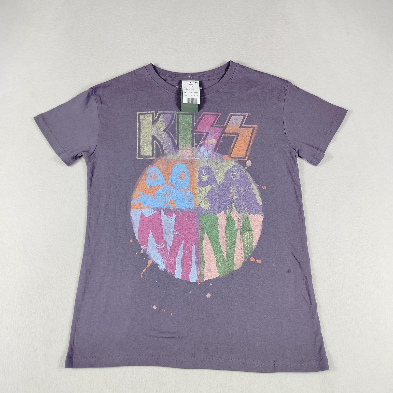 KISS Shirt Womens XS Band Tee 2024 Graphic Rock Music Festival T-Shirt New