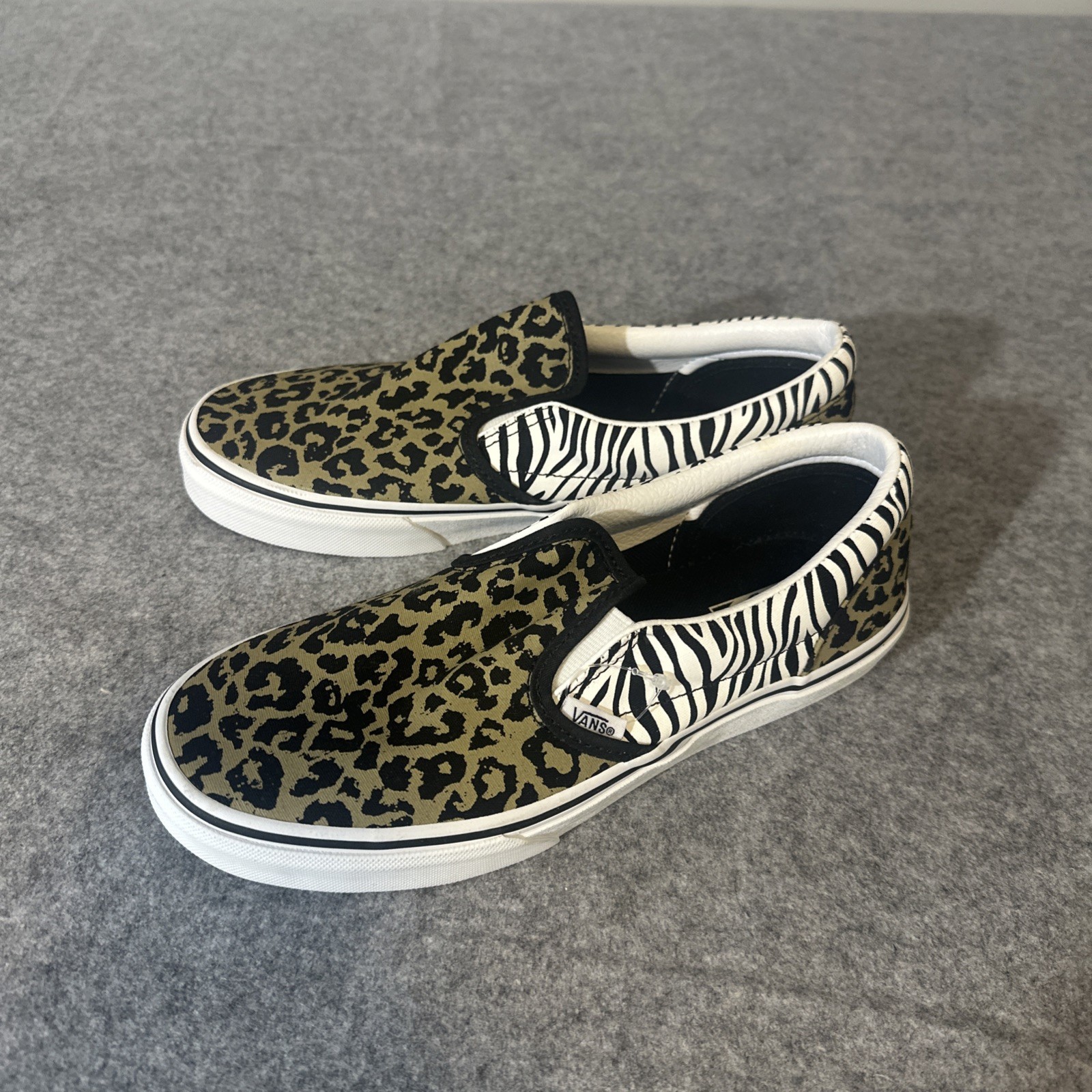 Vans Classic Slip-On Leopard Zebra Animal 5.5Y Women’s 7 VN0A4UH82JK Shoes New
