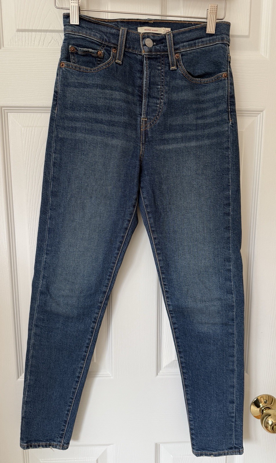 Levi’s Wedgie Skinny Raw Cut Hem Jeans in Wedgie From The Block Size 25