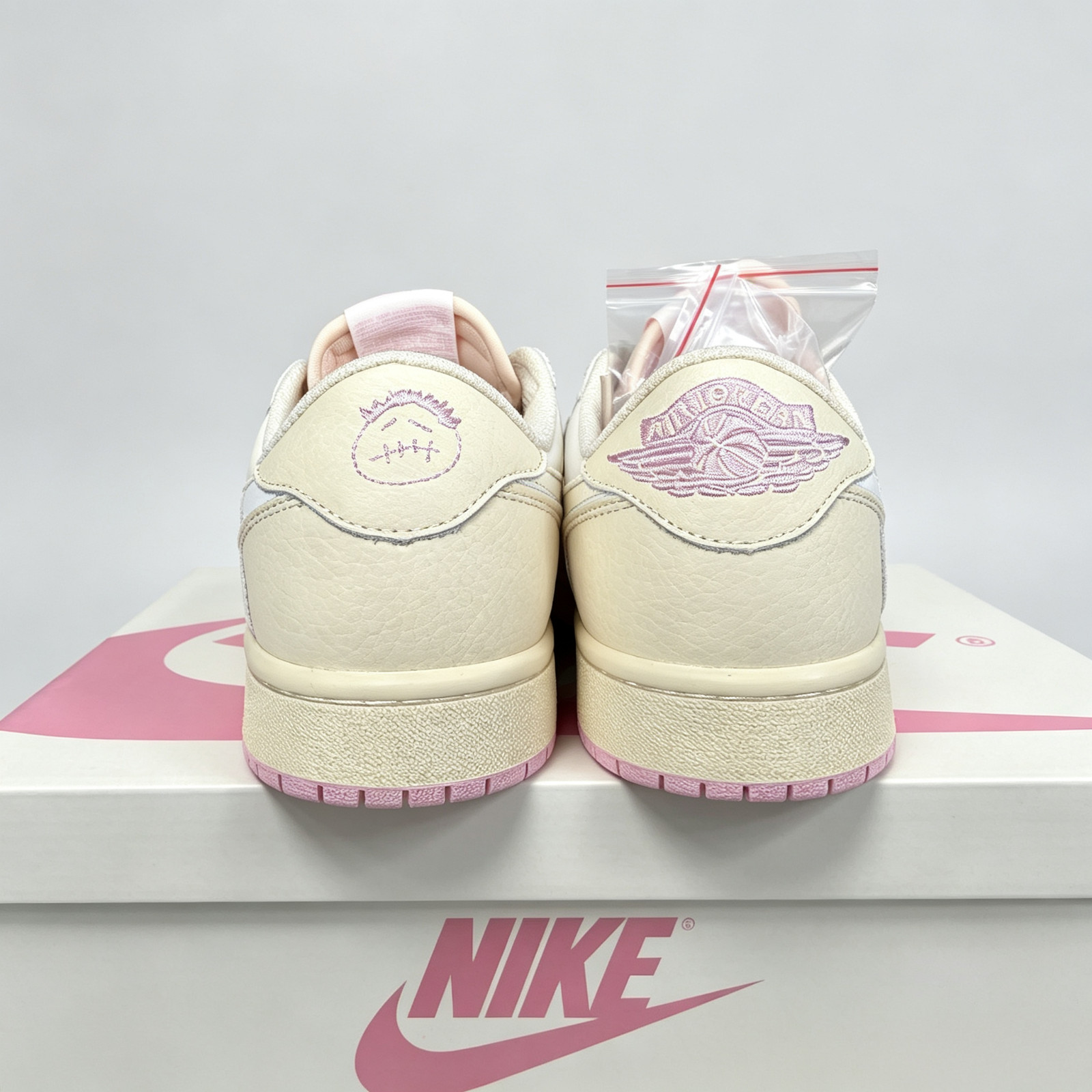 Travis Scott x Jordan1 Low OG SP ‘Shy Pink’ Sports Casual Shoes US Size 7-13