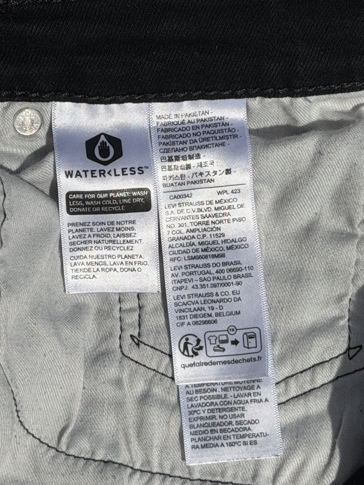 Levi’s Men’s Black Dark Wash Slim Taper Low Rise Denim Jeans Button Fly