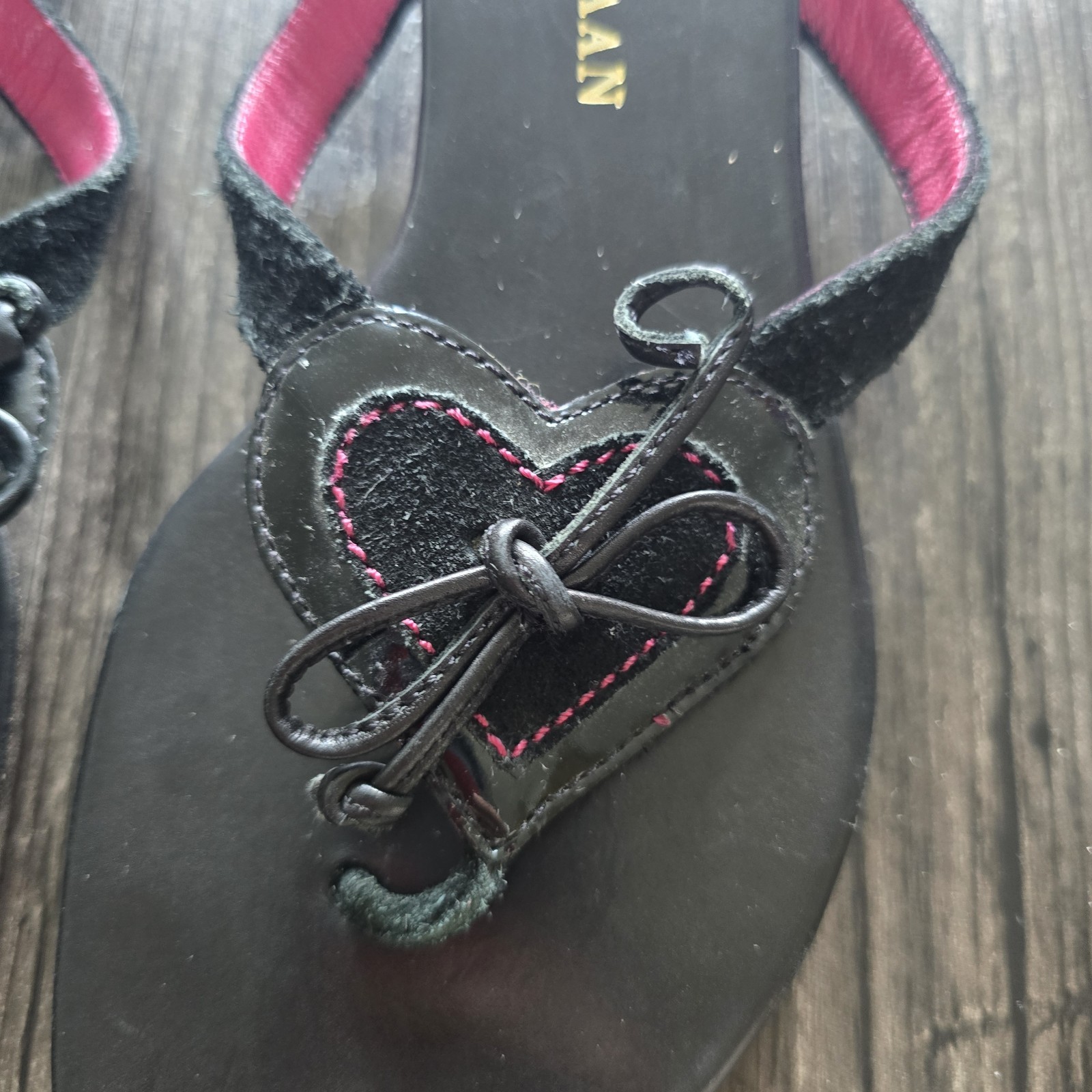 Cole Haan Women’s Black/Pink Heart Bow Leather Slide Sandals 5.5