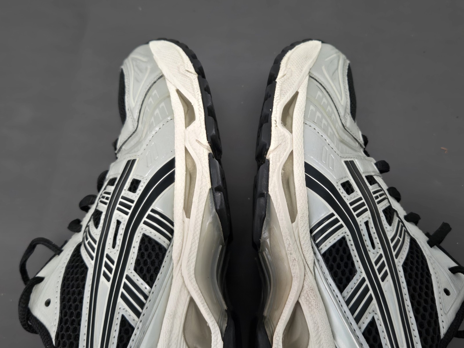 Asics Gel Kayano 14 Black Silver Gray 1201A019 Size 9 Mens Athletic Shoes