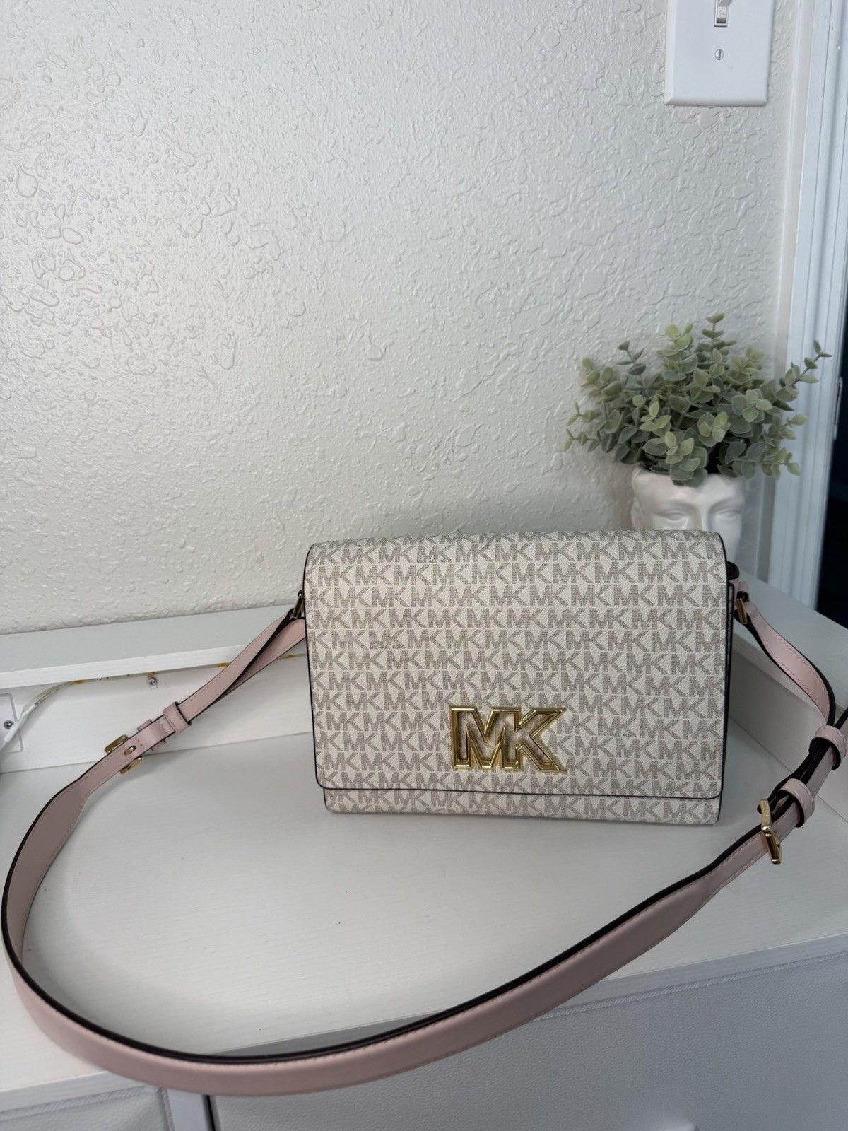 Michael Kors Logo Shoulder Bag Beige/Pink, Gold Hardware, Adjustable Strap
