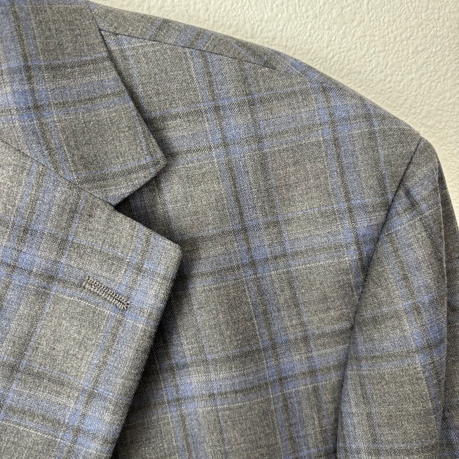 Hart Schaffner Marx Blazer Men’s 48R Gray Blue Plaid 2-Button Union Made in USA