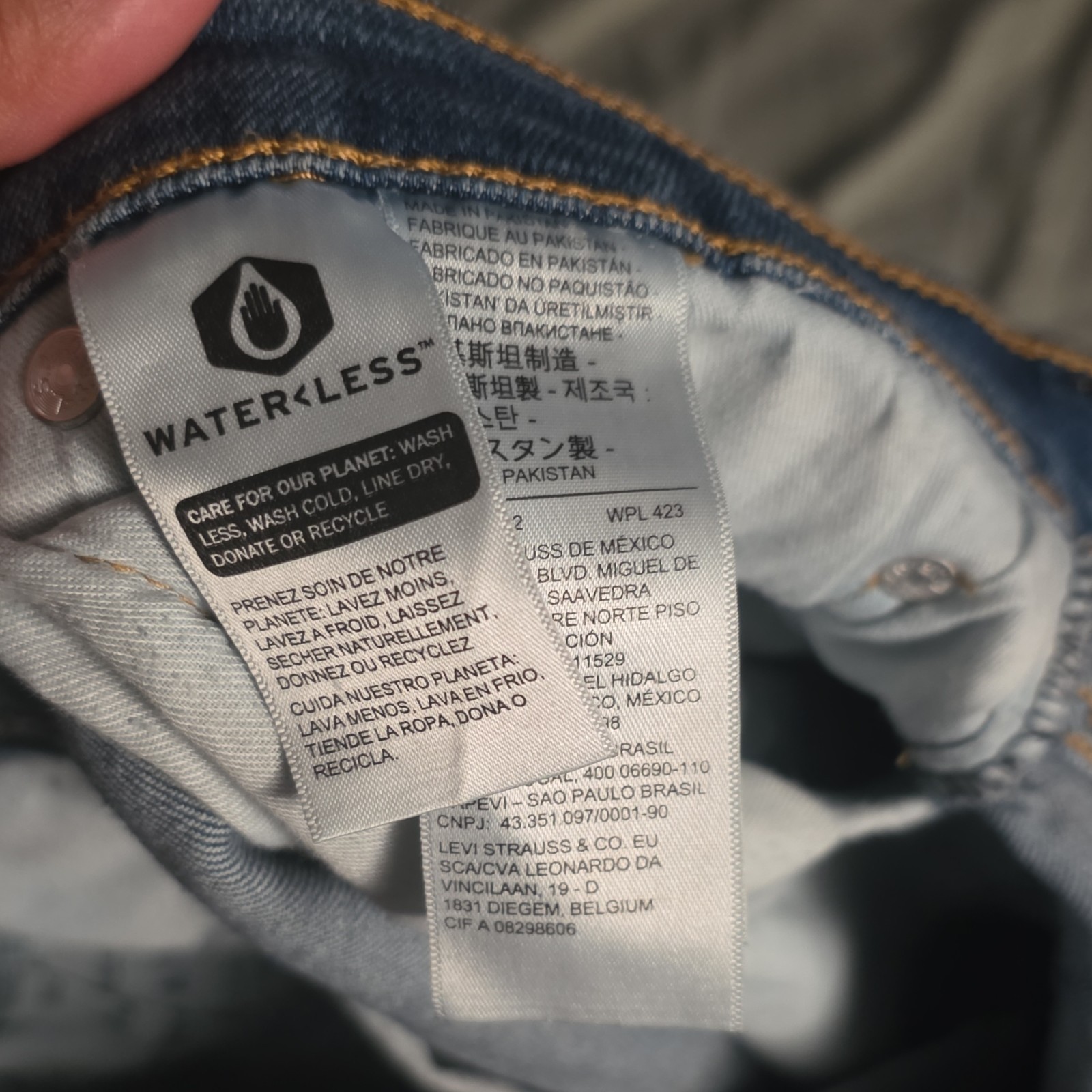 Levi’s 505 Series Men’s Straight Regular Fit Blue Denim Jeans, 5-Pocket Design
