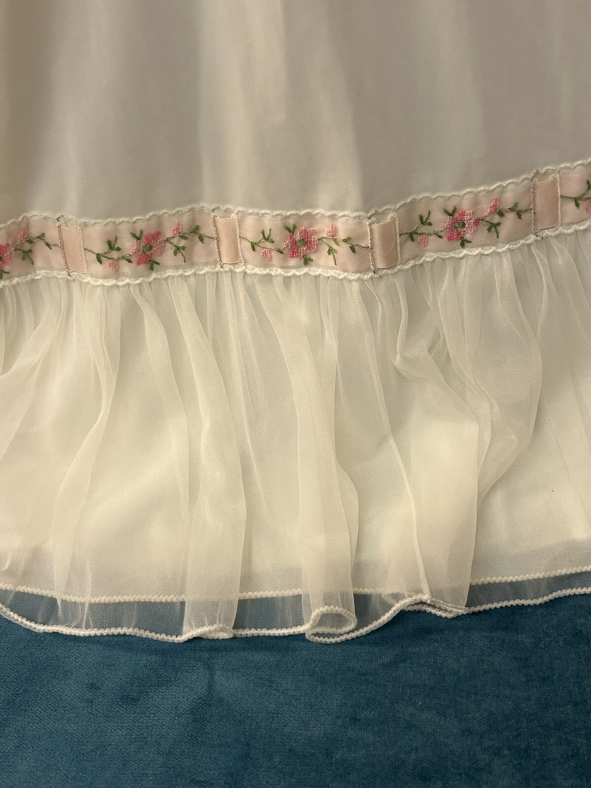 1950’s Nightgown Chiffon Ribbon Ruffle Vintage Creamy White