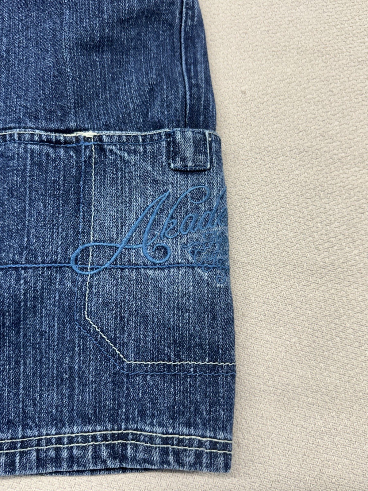 Vintage Y2K Akademiks Embroidered Denim Shorts Youth Boys Size 5 Blue Baggy