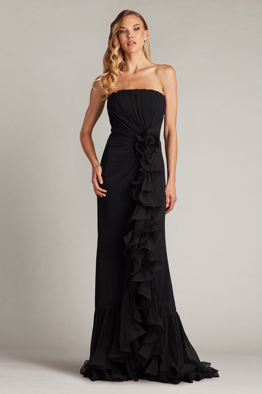 New Tadashi Shoji Leith Cascading Ruffle Gown in Black Sz L $538
