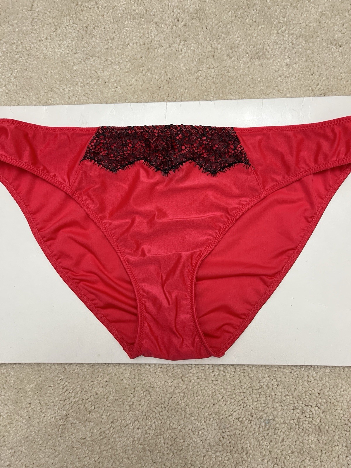 VTG Victoria’s Secret Everyday Satin Smooth Red Black Lace Bikini Panty medium