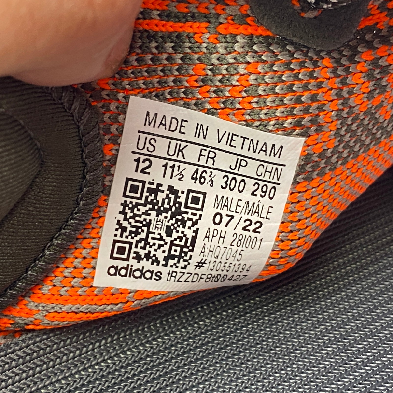 Adidas Boost 350 V2 “CARBON BELUGA” 2024 – Size 12 – hq7045 (682-509)
