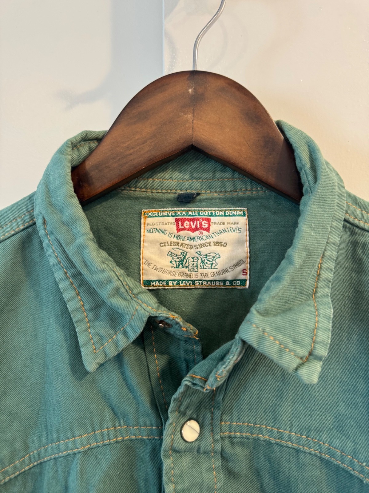 Vintage Levi’s Denim Pearl Snap Button Western Work Shirt