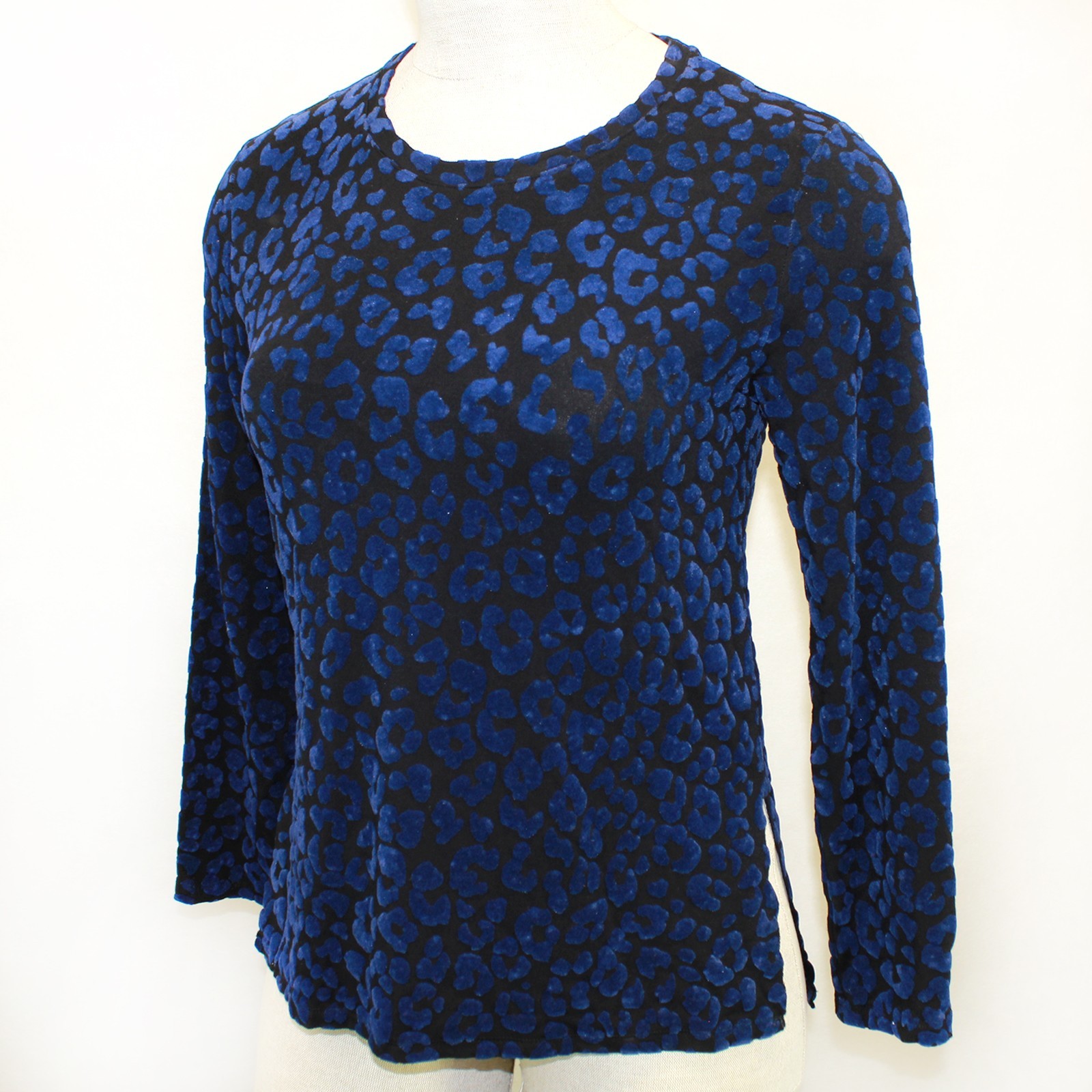 Majestic Filatures soft French touch velvet deluxe sweatshirt size 3 Large