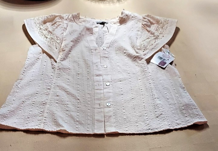 NWT Falls Creek Size M Textured Cotton Flutter Sleeve Button Up
