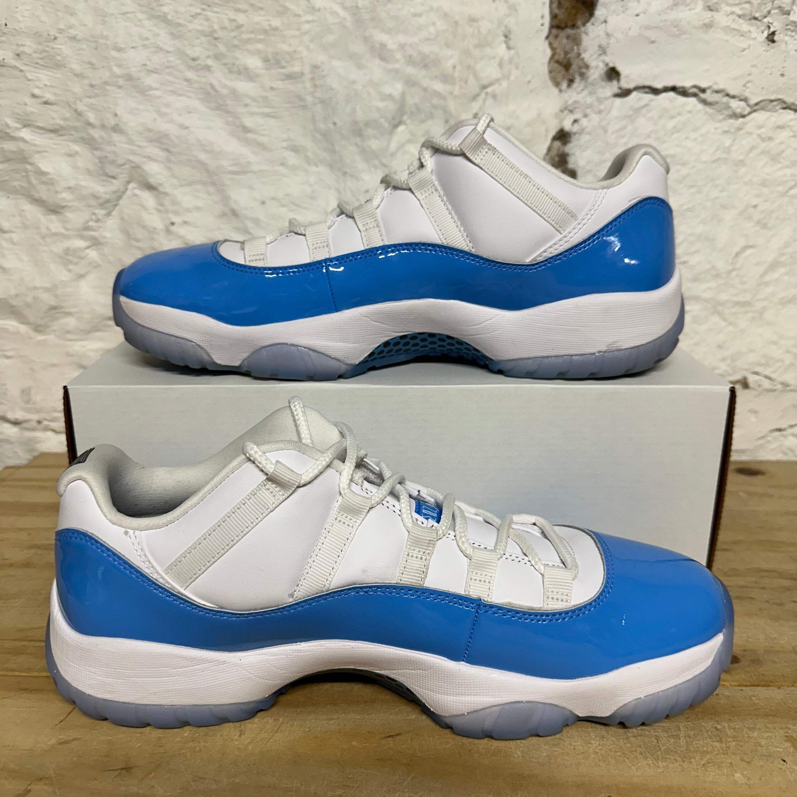 Air Jordan 11 Low University Blue Men’s Size 11.5 Pre-owned Sneakers FV5104-100