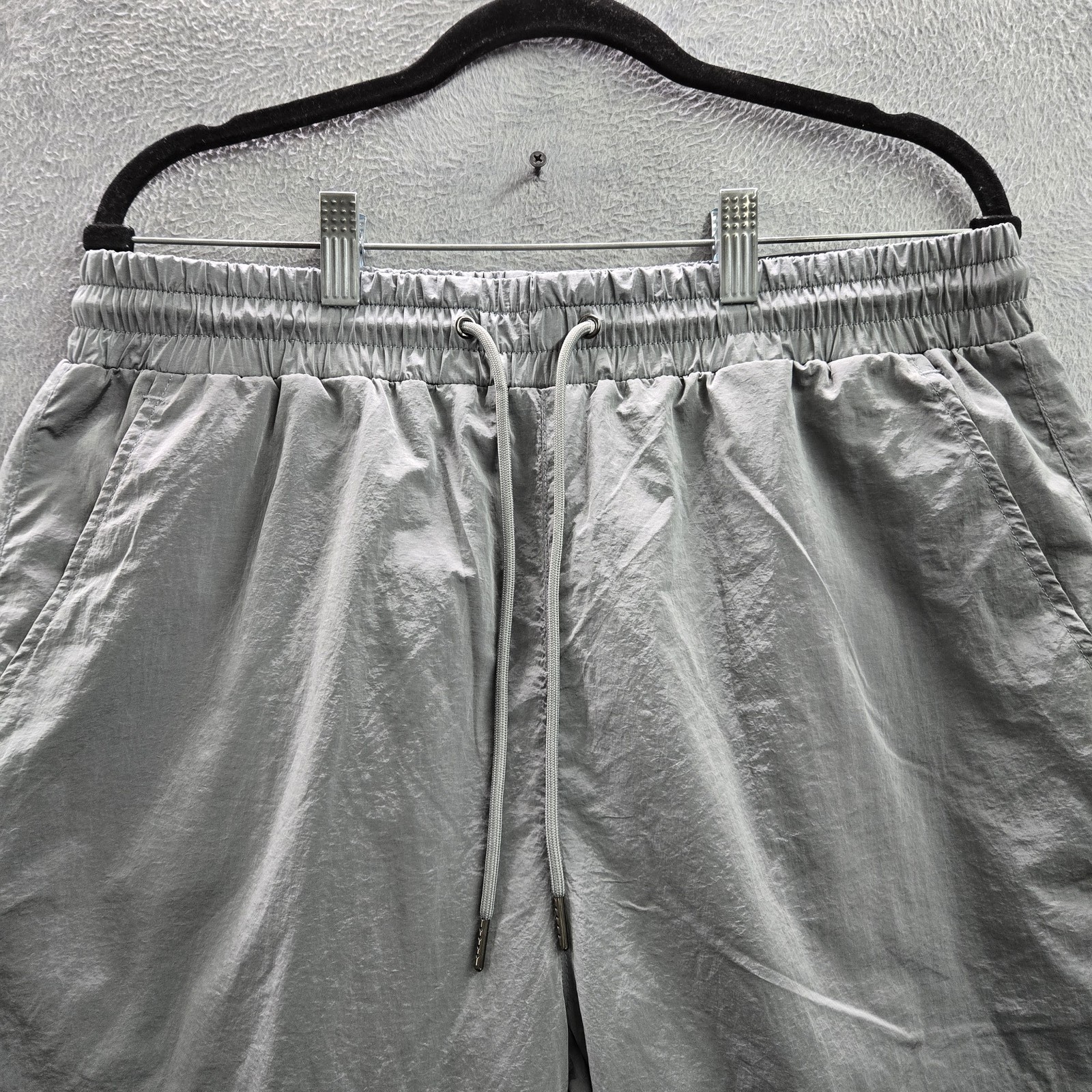Xersion Men Pants L Gray Nylon Polyester Windbreaker Lifestyle Woven NWT