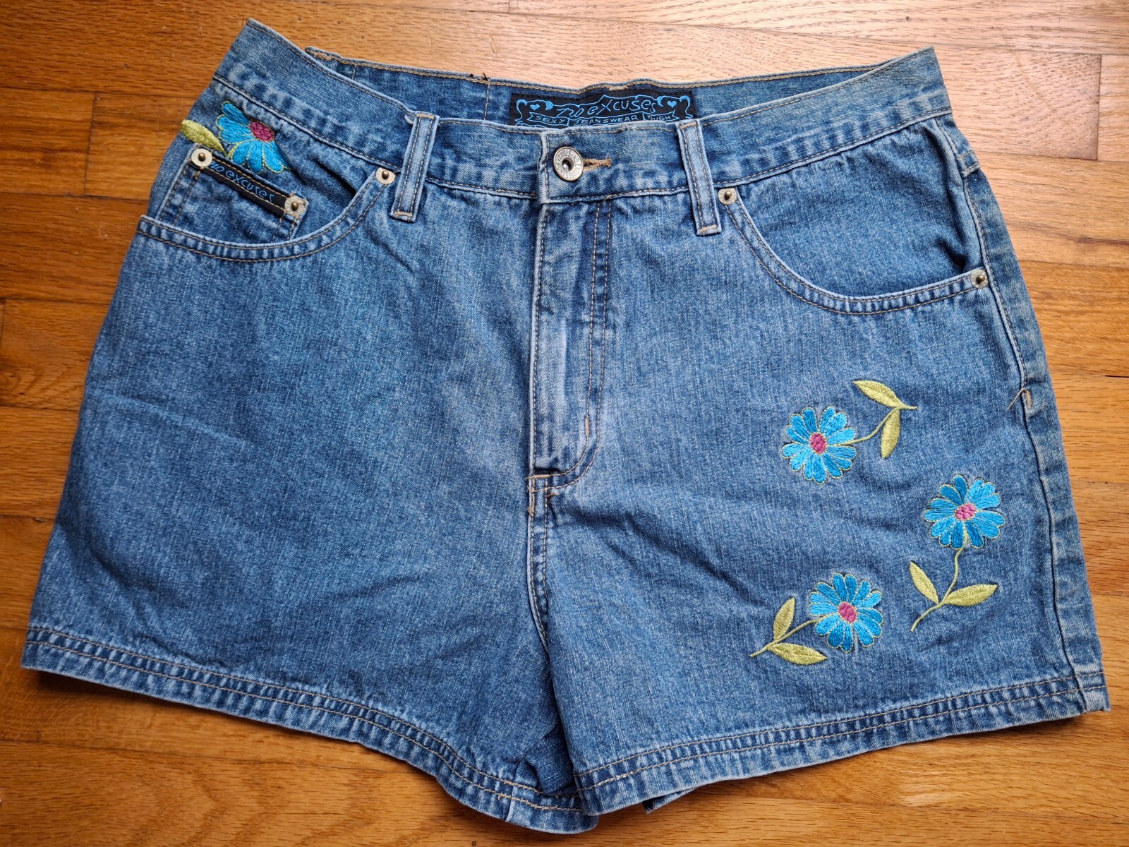 Vintage No Excuses Womens Jean Shorts Size 11/12 highrise embroidered flowers
