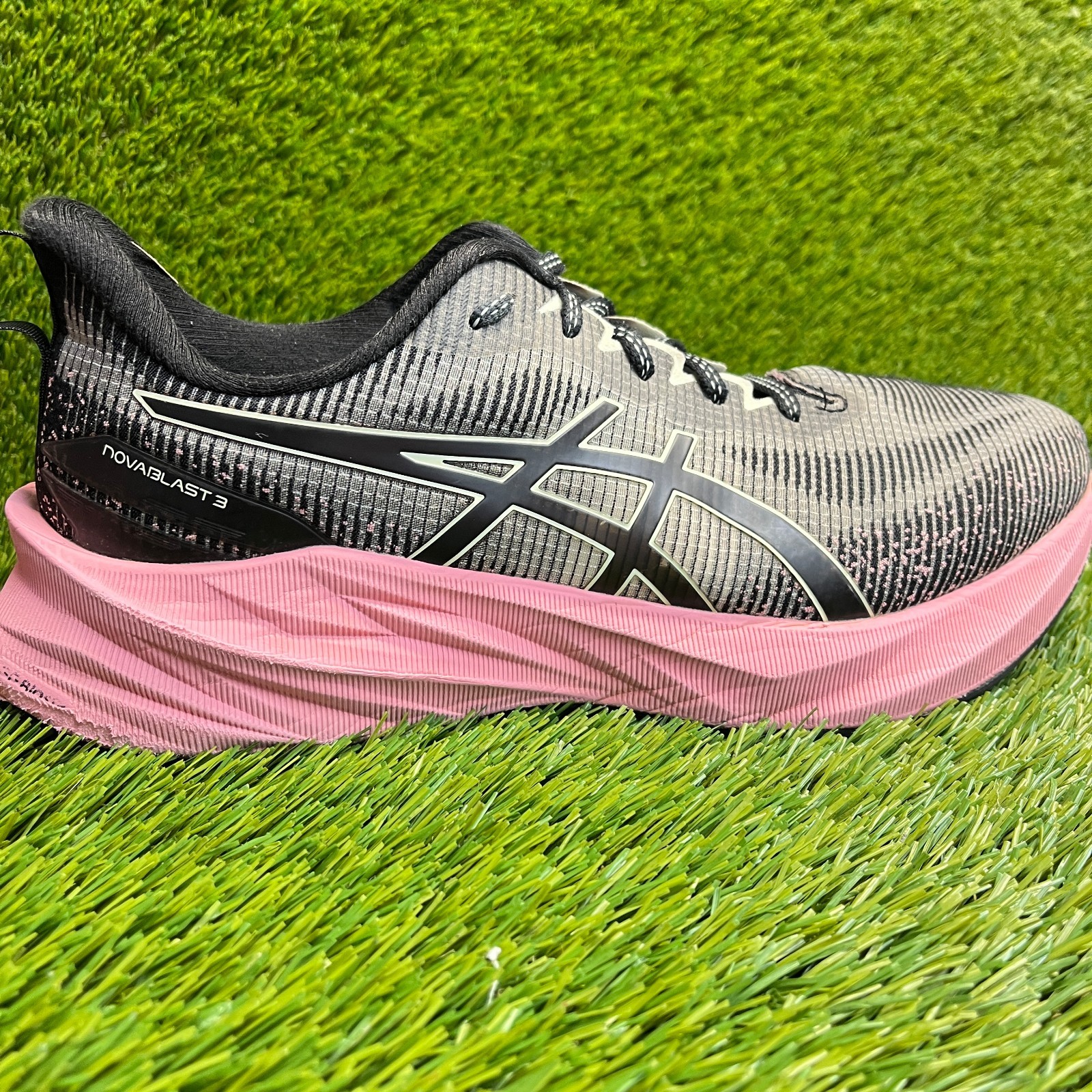 Asics Novablast 3 Womens Size 12 Black Pink Athletic Running Shoes Sneakers