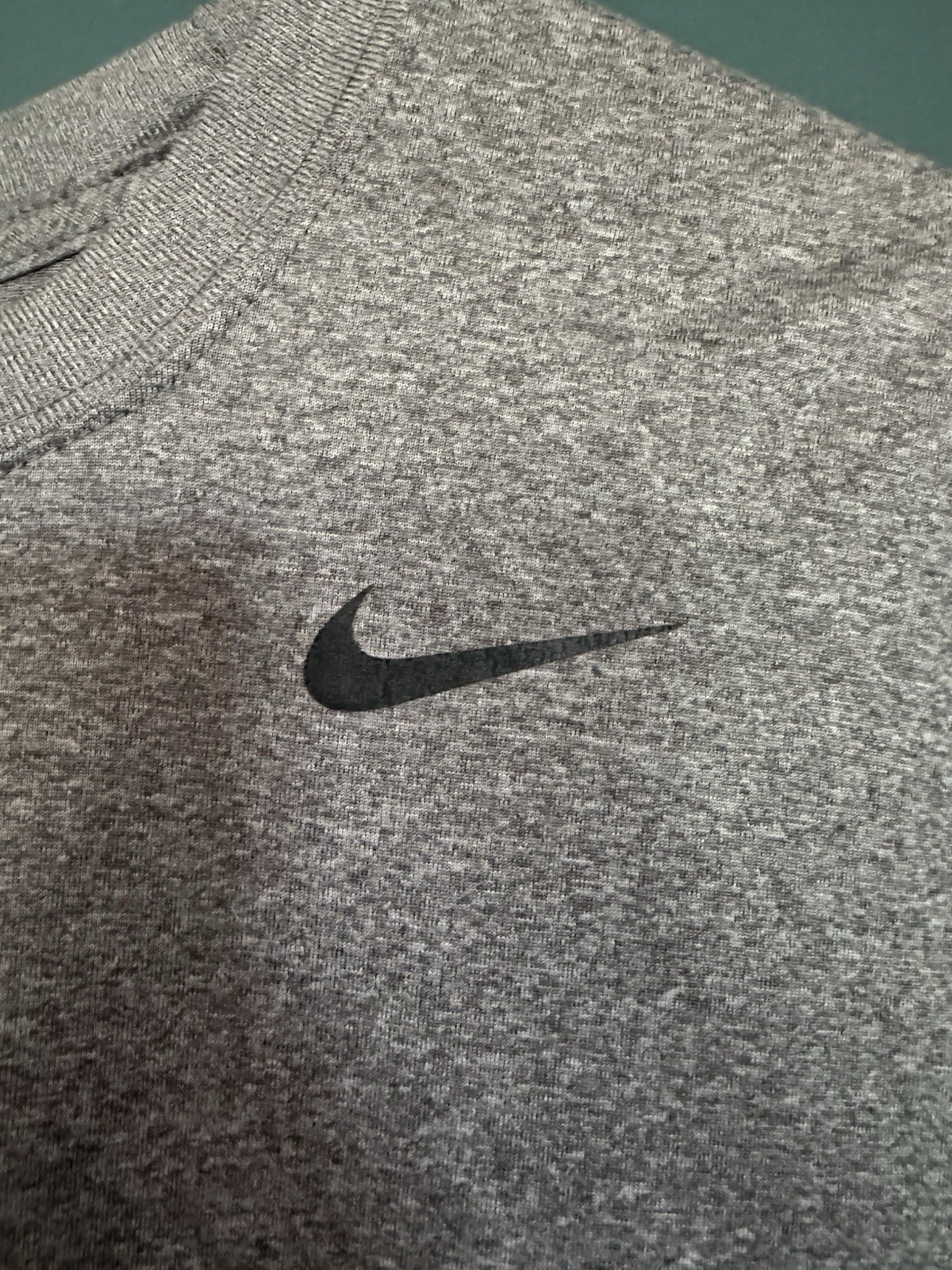 Nike Dri-FIT Men’s L Gray Crew Neck Short Sleeve Moisture-Wicking T-Shirt