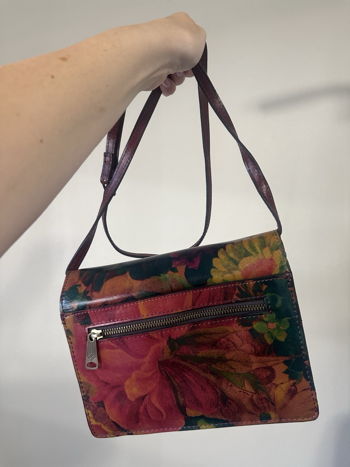 Patricia Nash Floral Multicolor Crossbody Bag Turn Lock Zip Pocket Gold Hardware