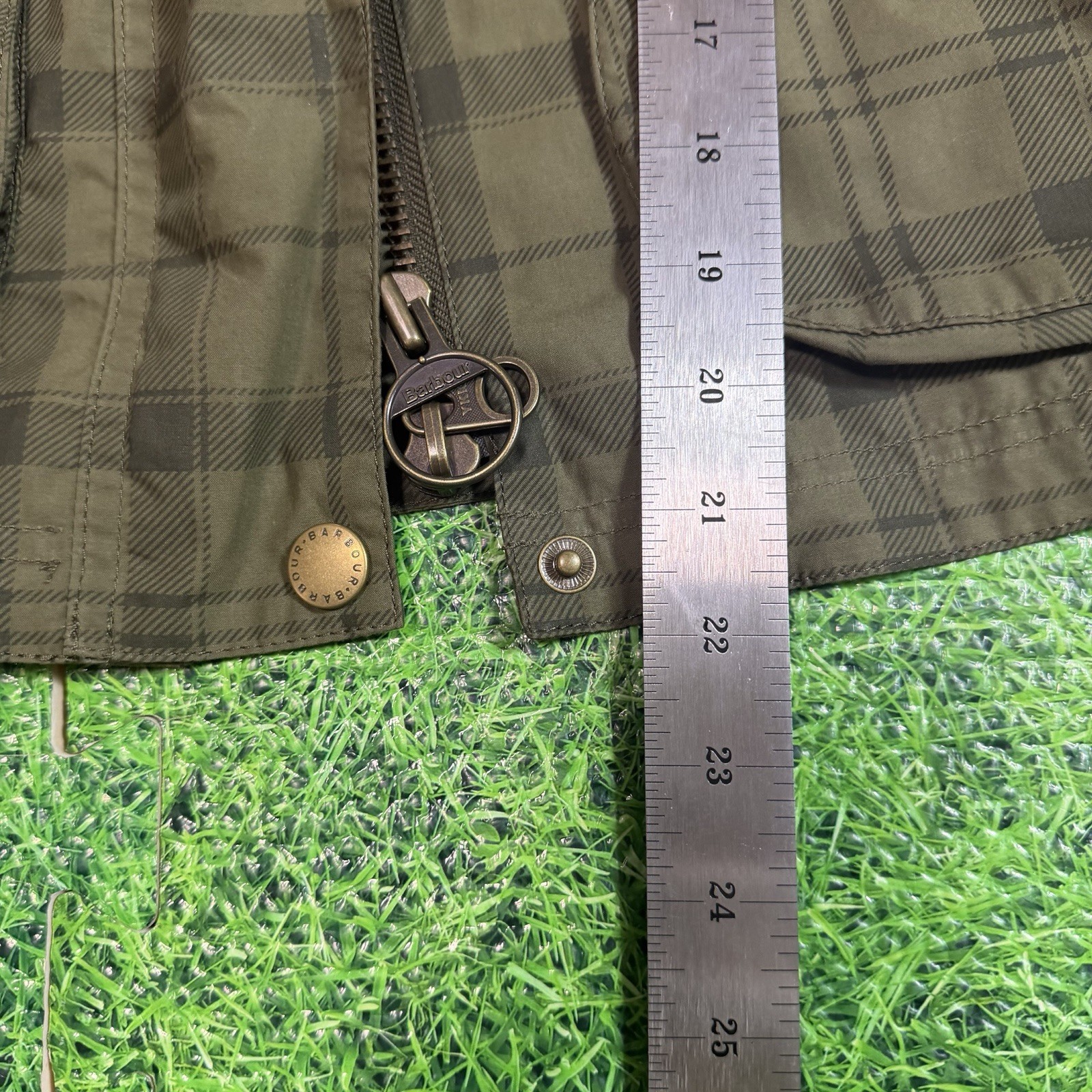 NWT Barbour Green Tartan Cropped Beadnell Casual Jacket Size 4 21×22 Inches