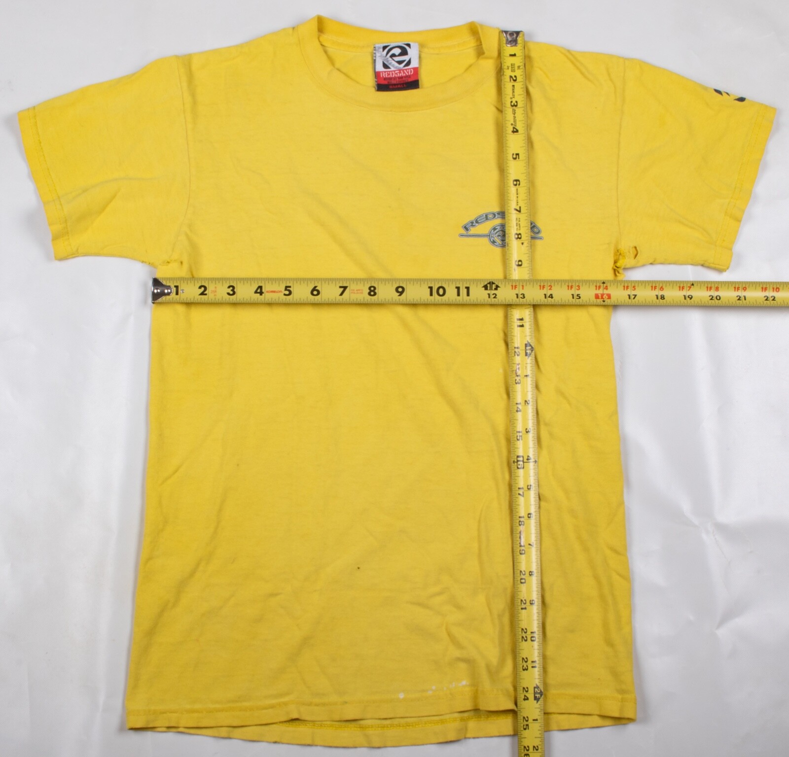 Vintage 2000 Red Sand American Standard Worn Distressed Yellow Shirt Men’s Small