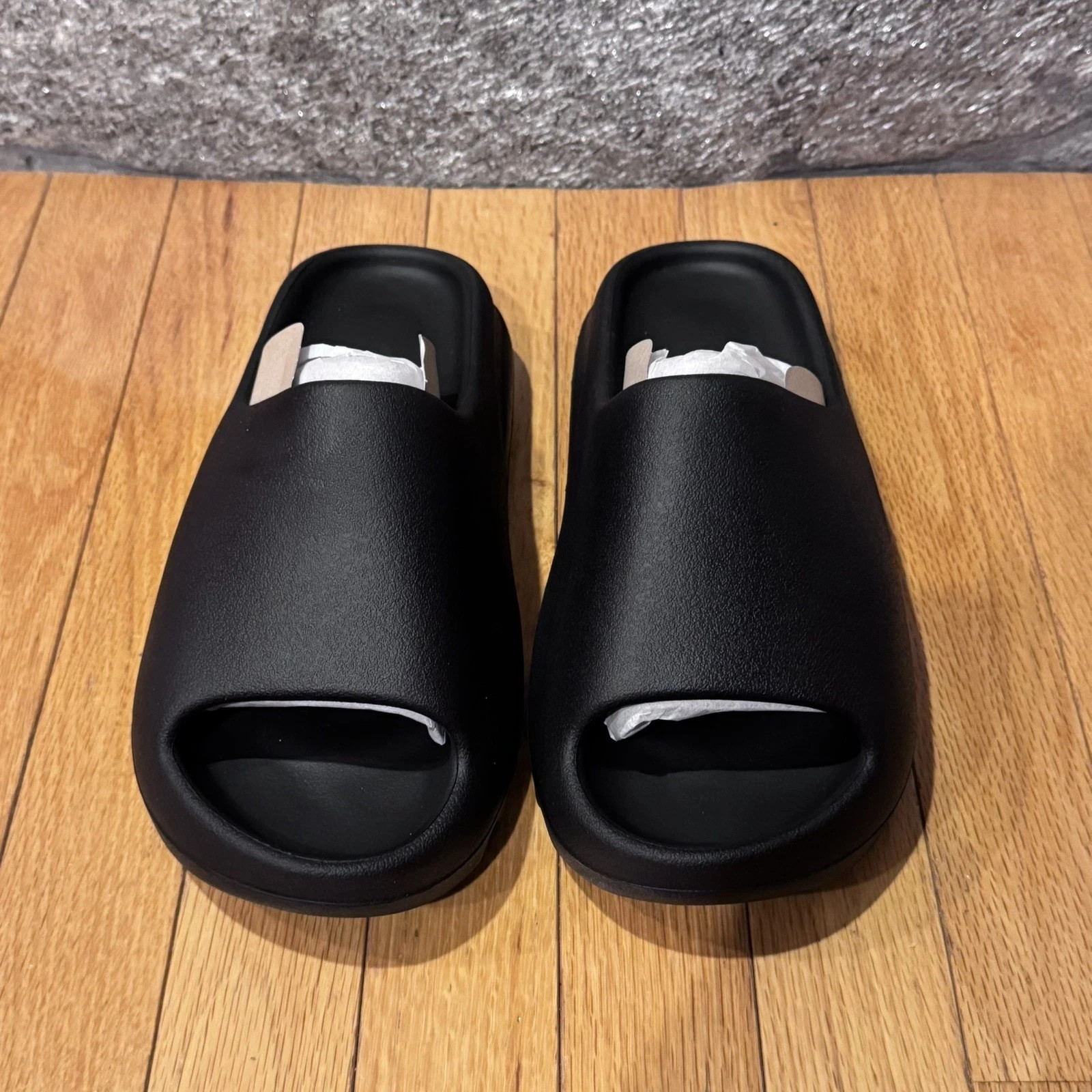 Yeezy Slide Onyx Black YS-01 Men’s Size 11 Dust Bag Ships Fast Free Same Day OG