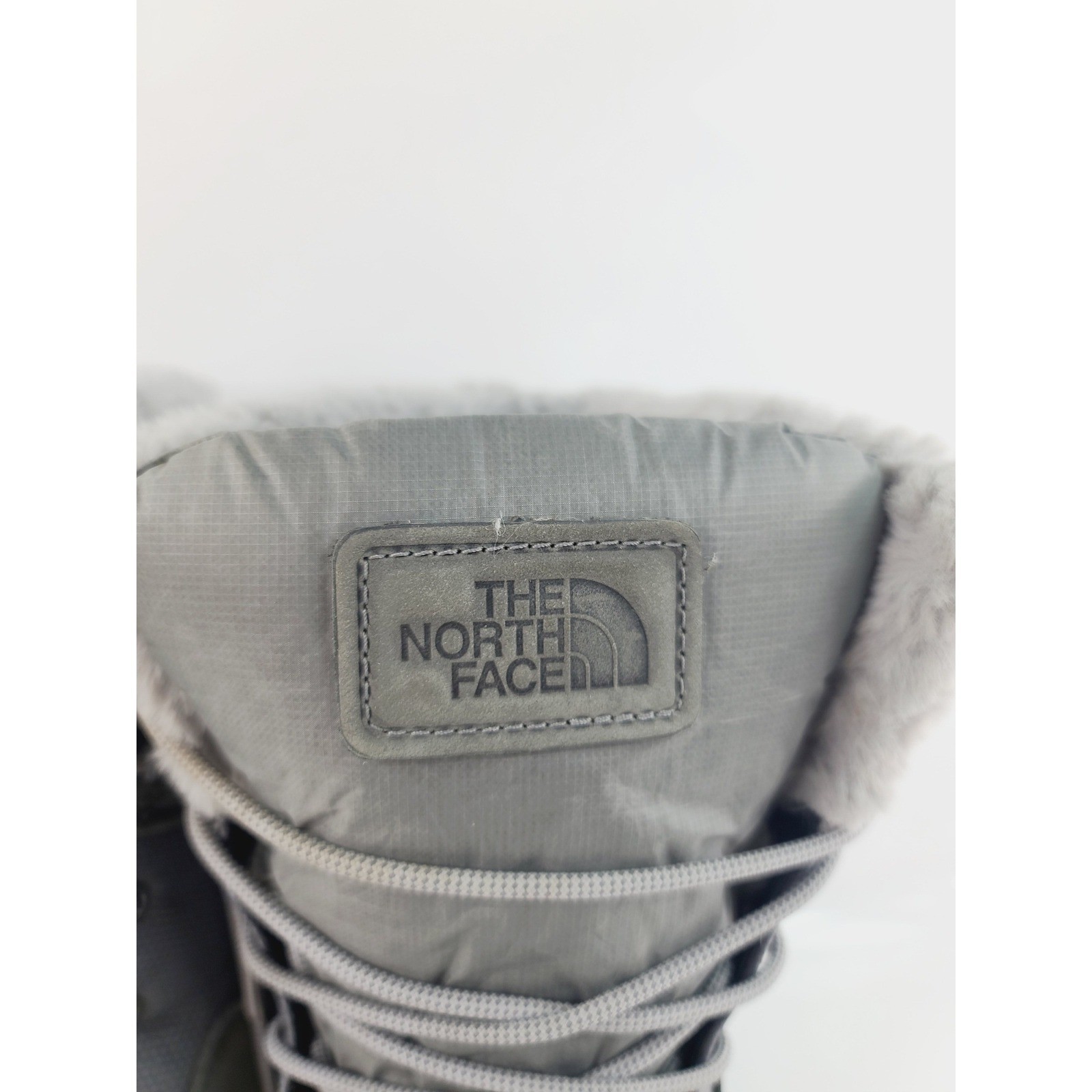 The North Face, Synthetic/Rubber/Faux Fur Snow Boots Women Size 10.5 Gray/Black.