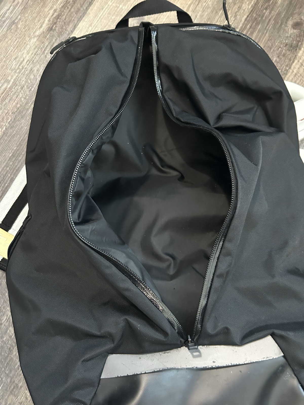 EUC Lululemon Para Backpack 23L Gym Yoga Bag