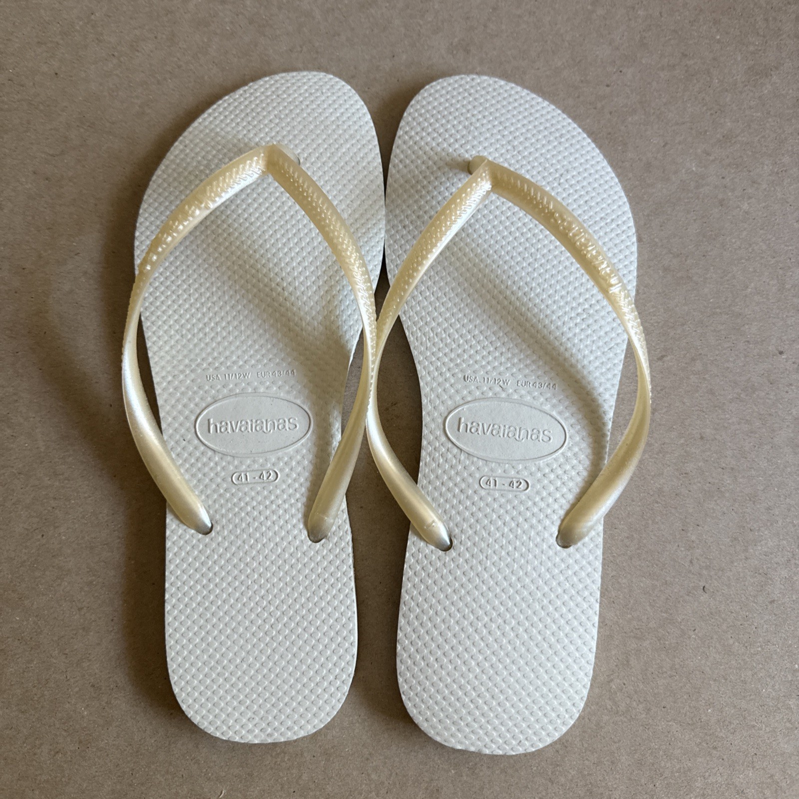 Havaianas Slim White Pearlized Straps 41/42 – New
