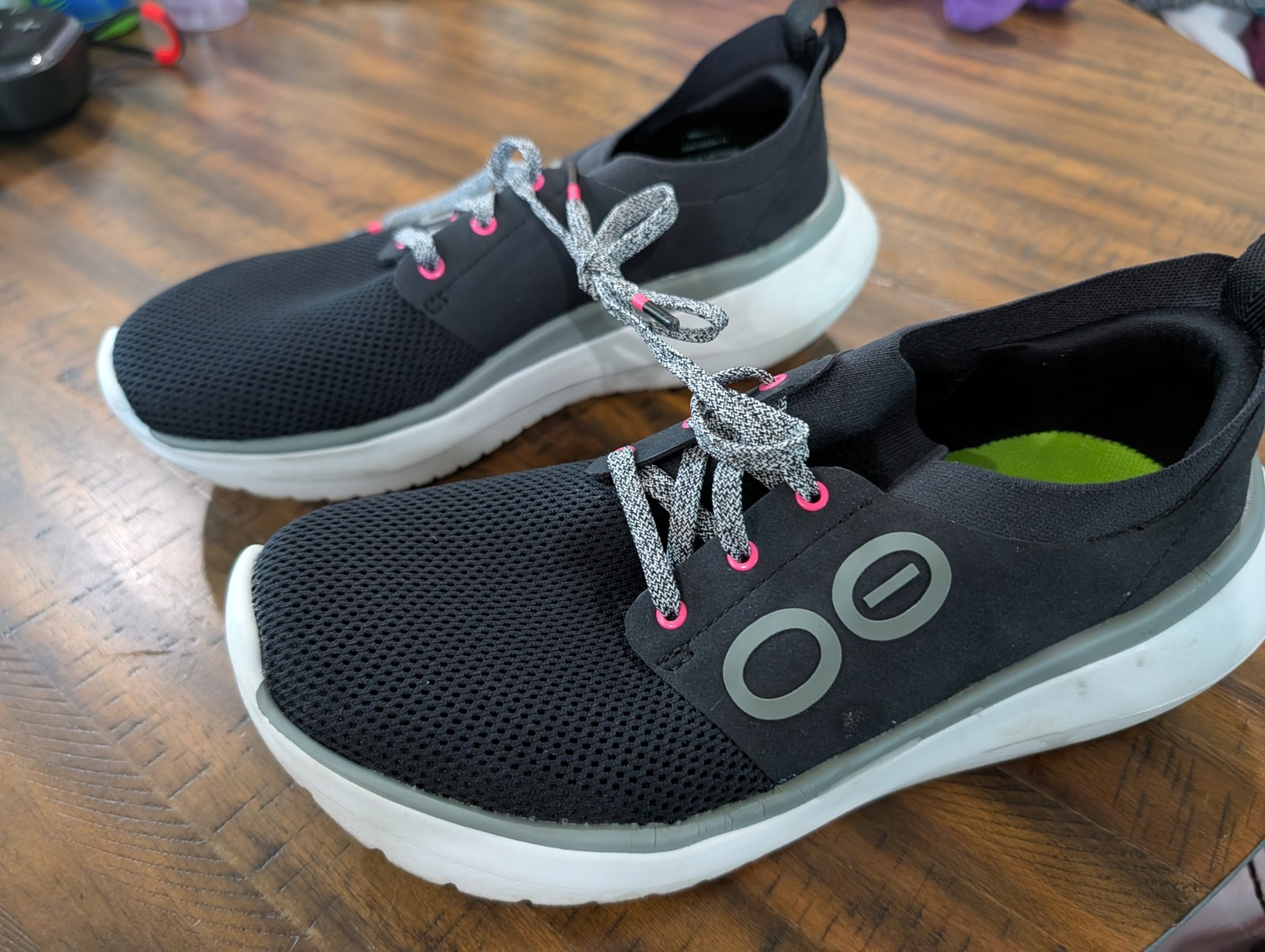 Women’s OOFOS OOmy Stride Size 8