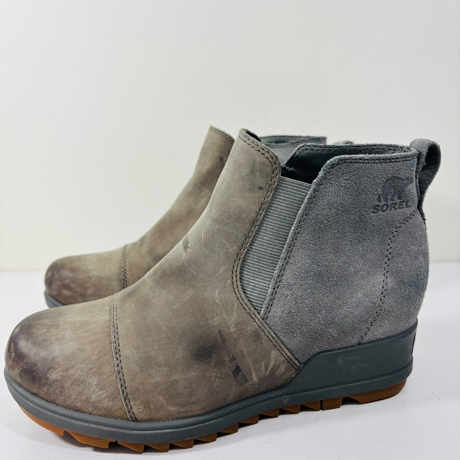 Sorel Evie 2 Chelsea Boots Women’s Gray Leather Hidden Wedge Lug Ankle Booties 7