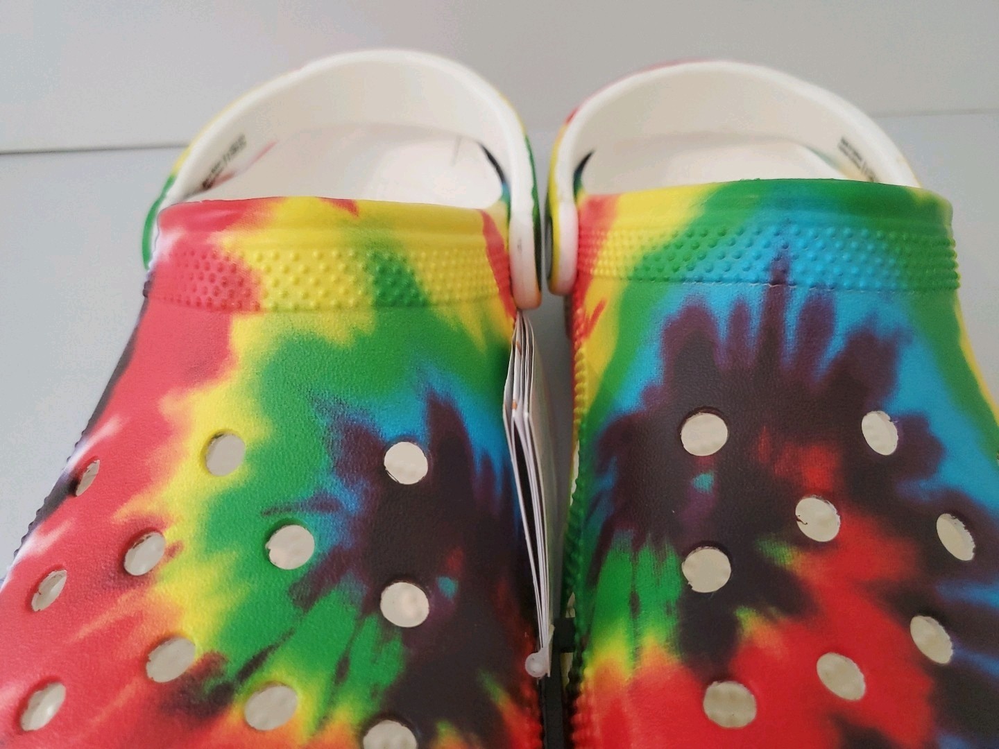 Crocs Unisex Classic Tie Dye Graphic Clog With White Inside US M7/ W8 EU 38-39 N