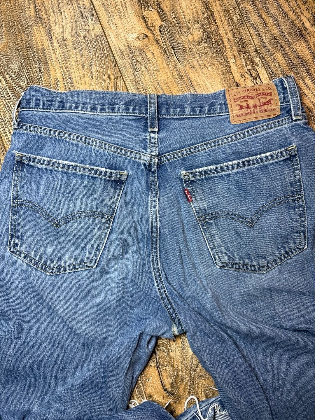 Levi’s Low Pro Straight Distressed Jeans Size 28