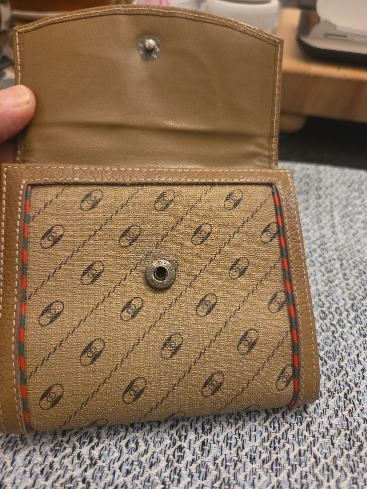 Vintage Gucci Trifold Wallet One Small Rip Starting In Corner Seen In Pictures