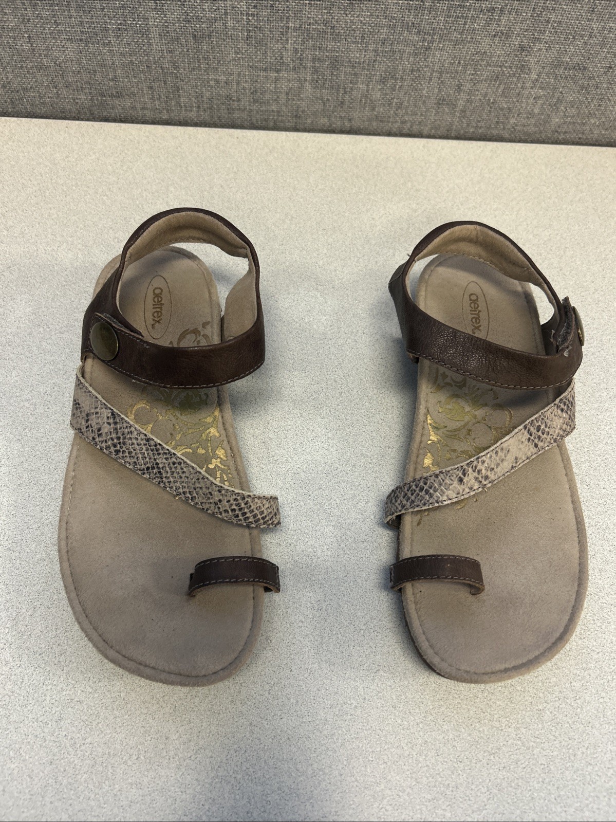 Aetrex Georgia Leather Wedge Toe Loop Sandals Size 6.5 Slingback Brown Multicolo