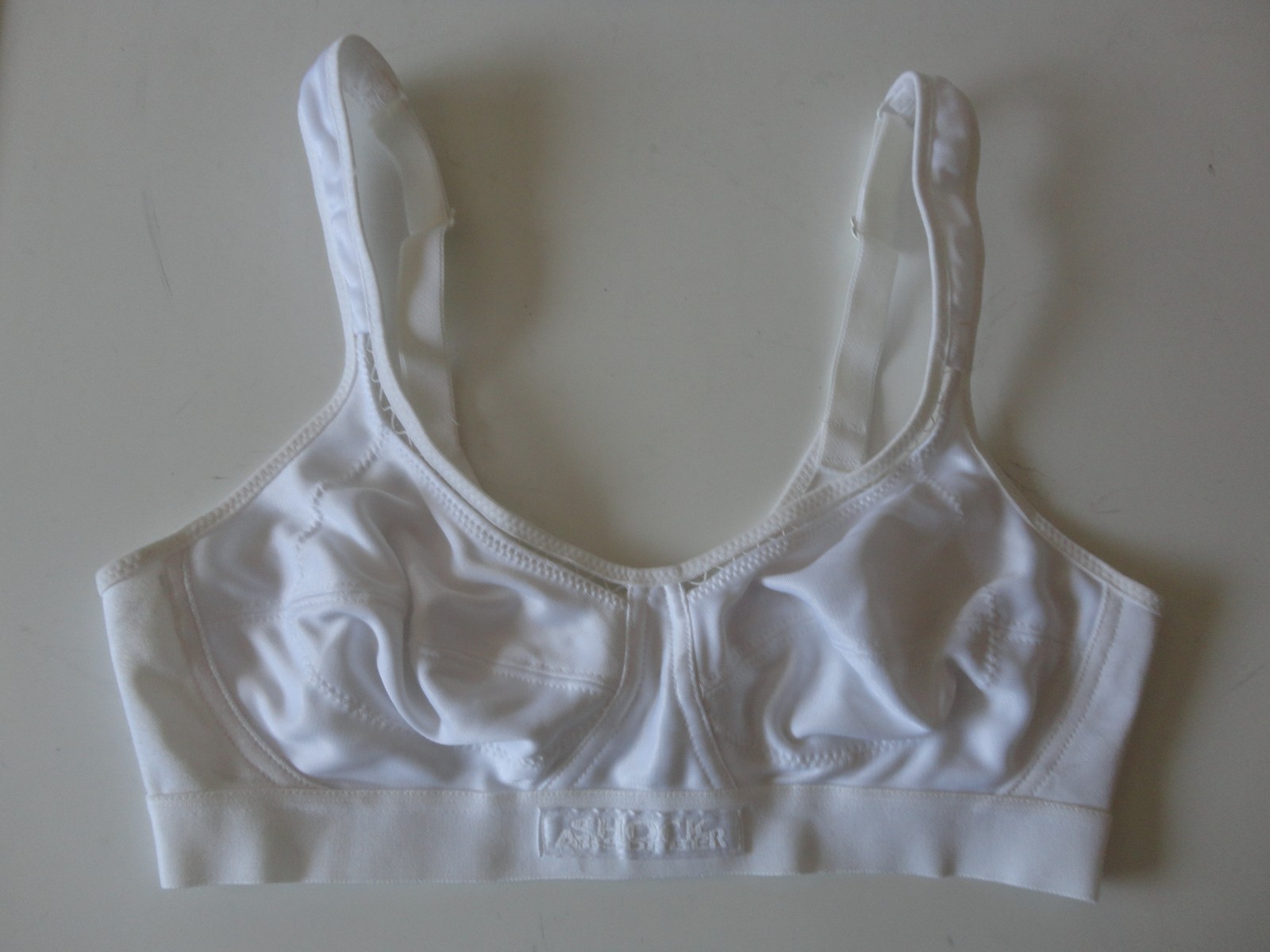 NEW Shock Absorber Sports Bra Active Classic. WHITE STYLE 1010.