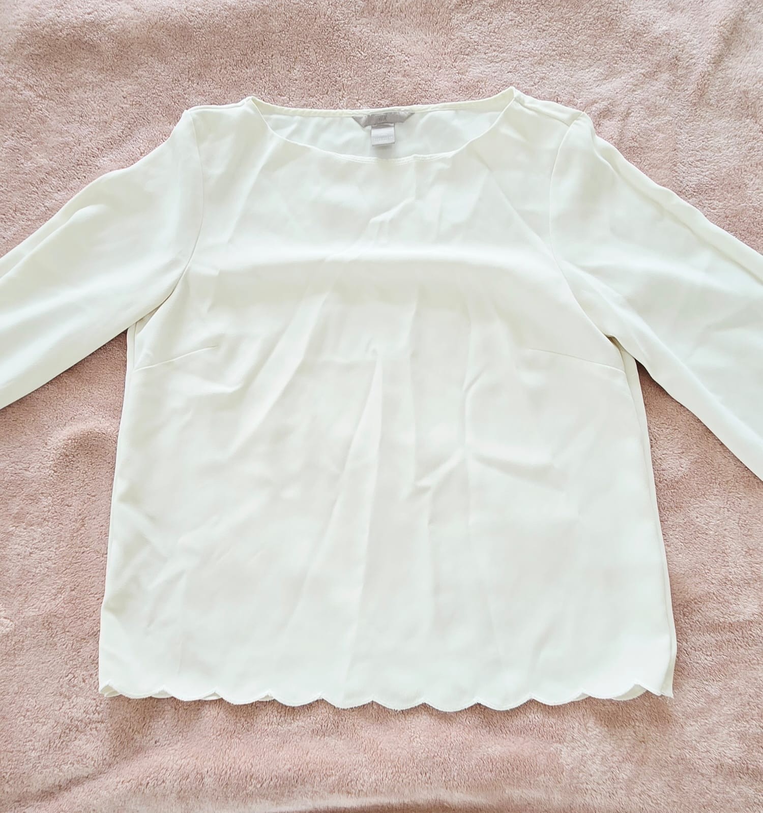 H&M Cream Ivory Scallop Hem Long Sleeve Blouse Top Size 6 Polyester Elastane